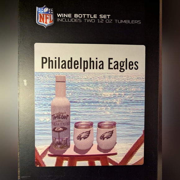 NFL Philadelphia Eagles Blingy Wine Bottle Set with Tumblers - Picture 10 of 11